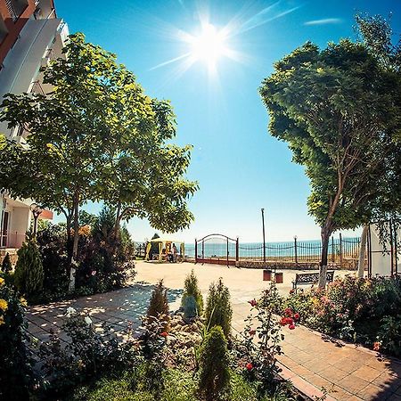 Gt Riviera Fort Beach Apartments Равда Екстер'єр фото