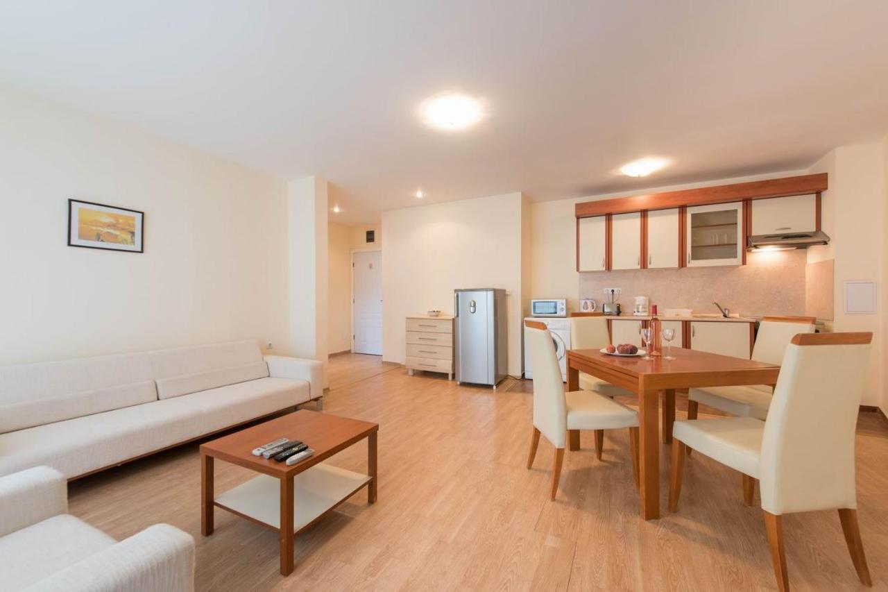 Gt Riviera Fort Beach Apartments Равда Екстер'єр фото